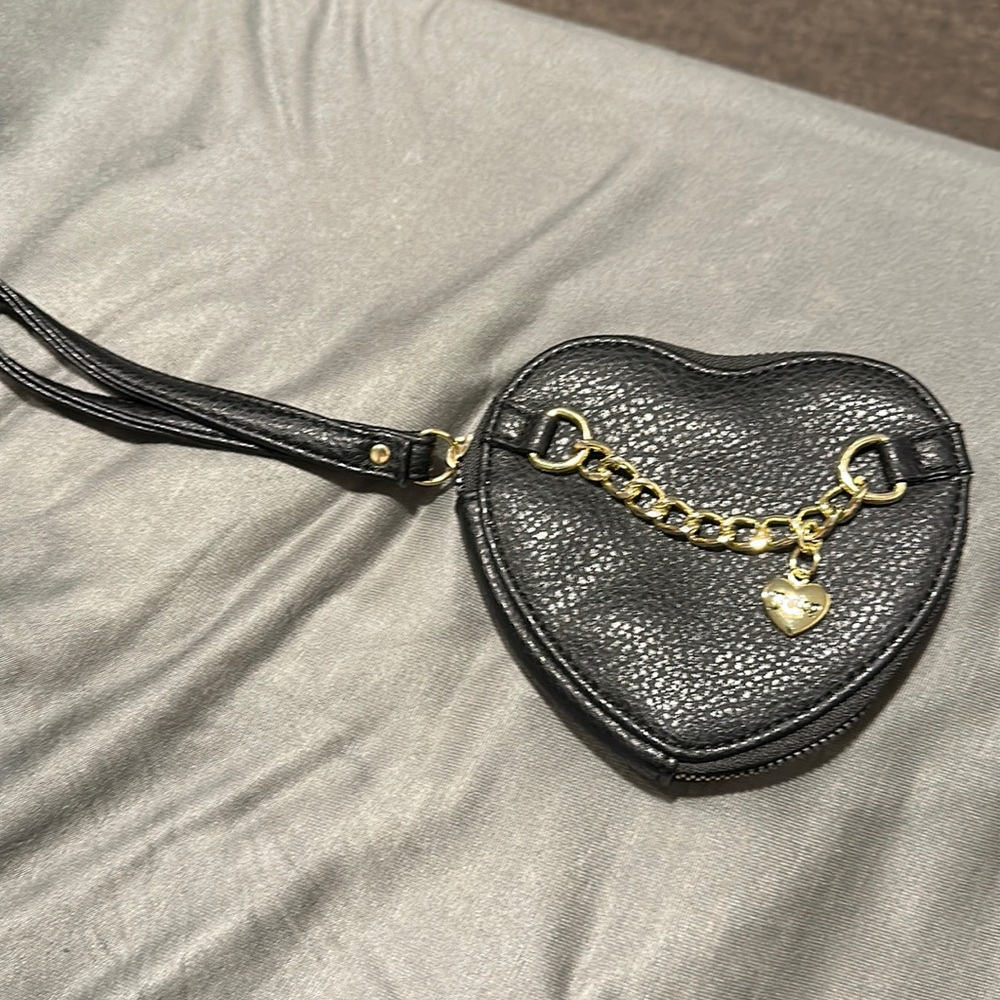 NWOT Juicy Couture Heart Wristlet Wallet